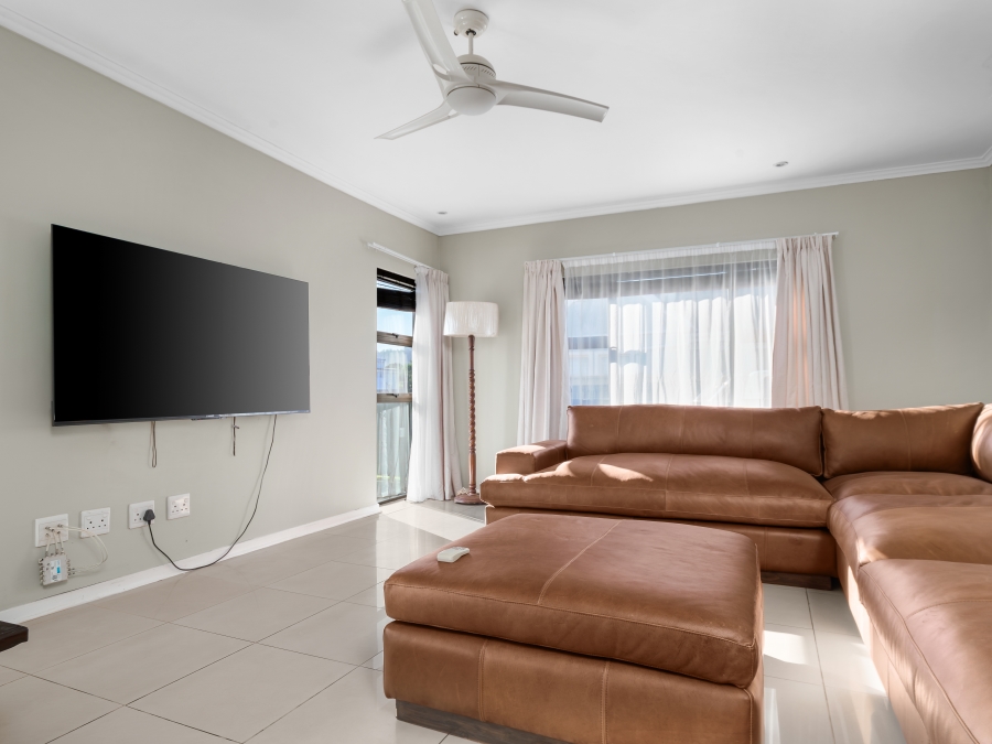 4 Bedroom Property for Sale in Zeegezicht Western Cape